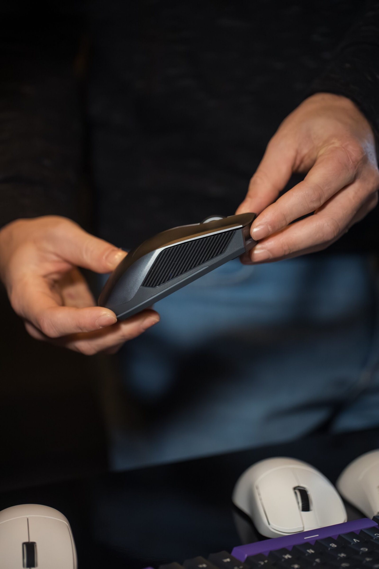 Arbeiten mit ergonomischer Computermaus