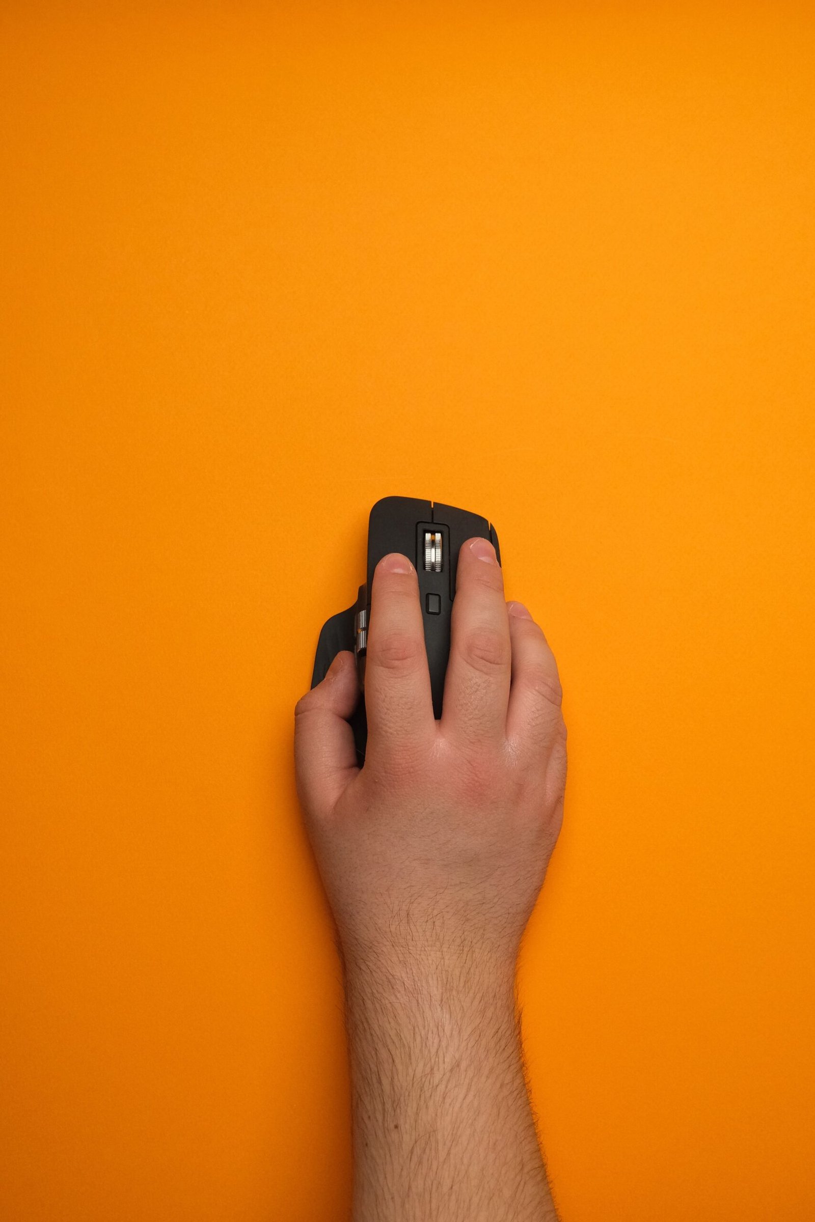 Ergonomische Maus am Computerarbeitsplatz