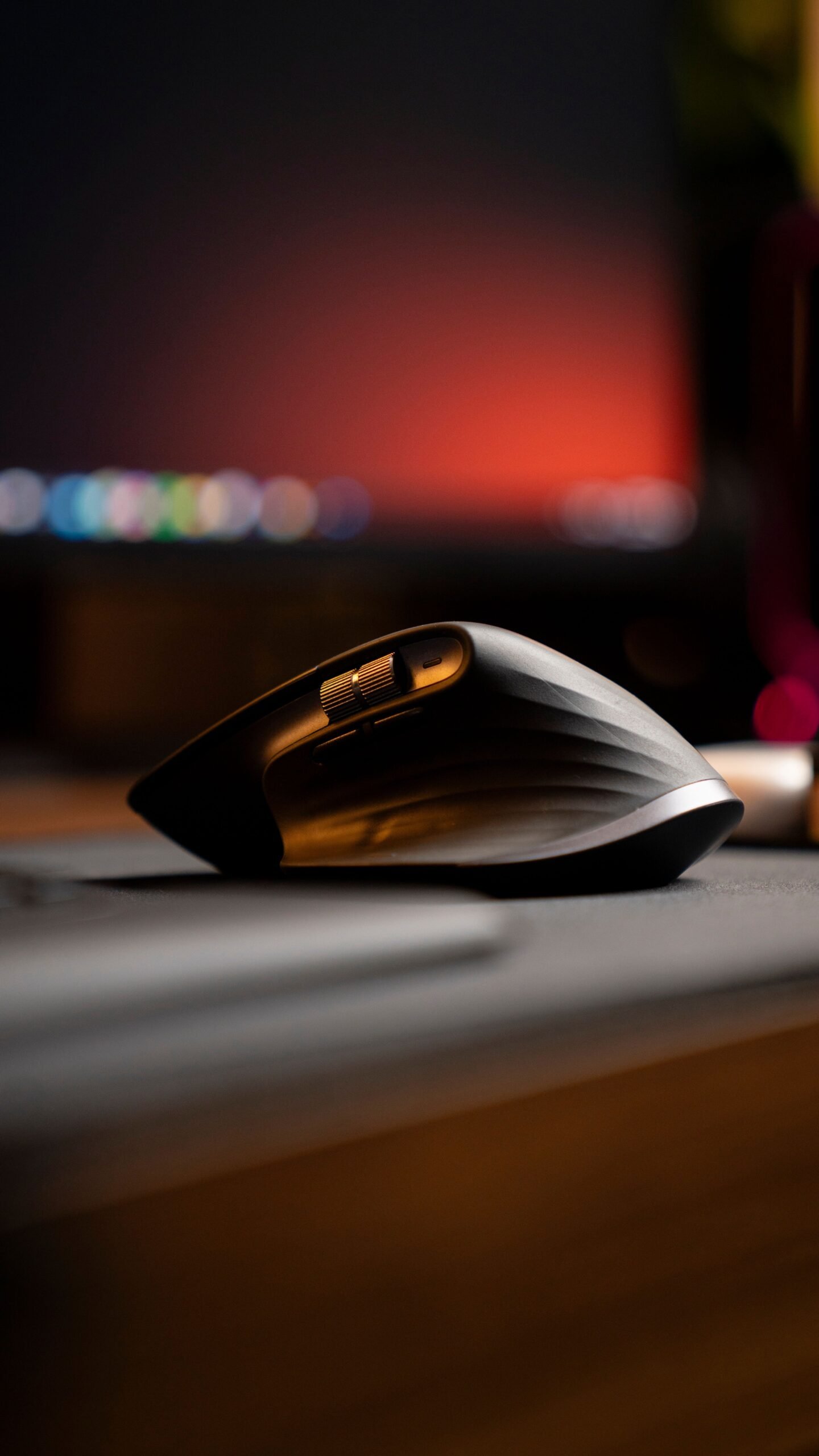 Ergonomischer Arbeitsplatz mit Maus und Tastatur